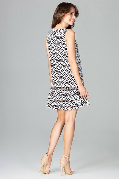 Wzorzysta sukienka mini z falbaną