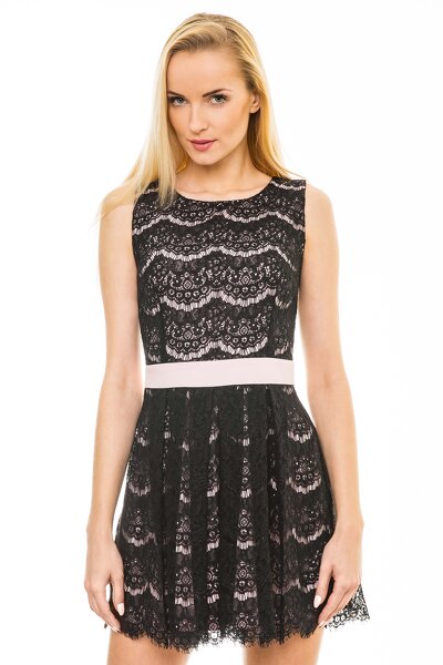 Weselna czarna koronkowa sukienka z paskiem