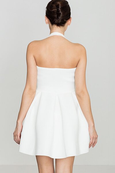 Rozkloszowana sukienka zakładana na szyję w kolorze ecru