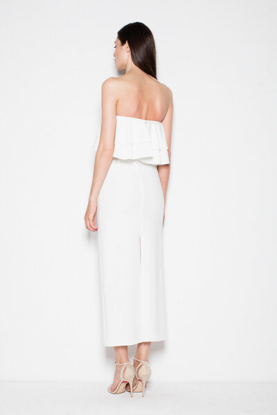 Długa sukienka z falbanami przy dekolcie w kolorze ecru