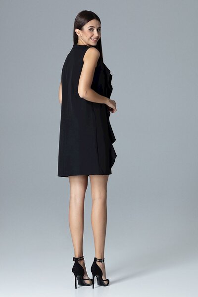 Czarna sukienka mini z ozdobnymi falbanami