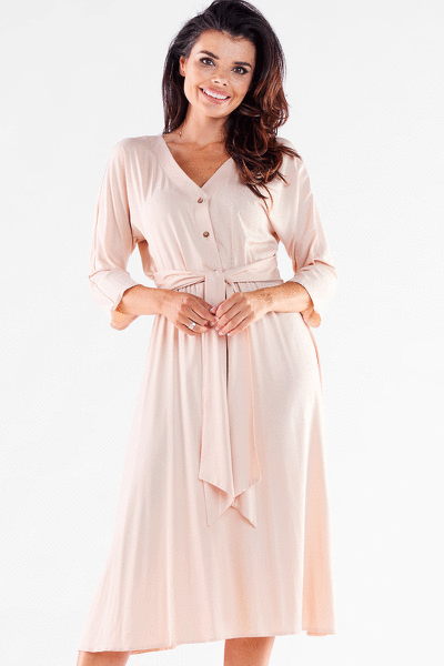 Wiskozowa sukienka w kolorze beżowym z paskiem