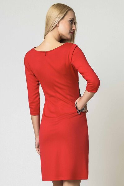 Czerwona sukienka z pasem z ekoskóry