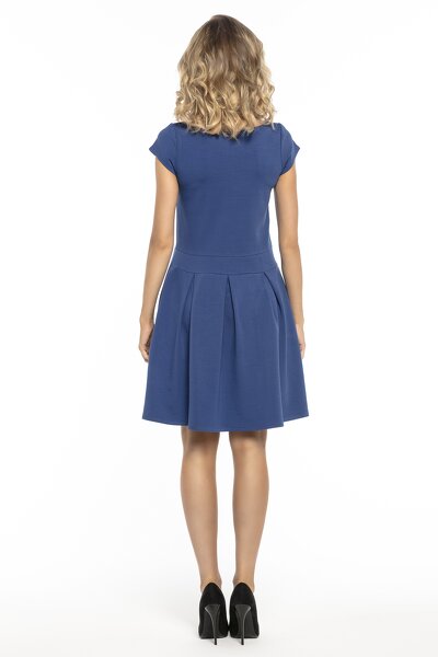 Wizytowa sukienka w kolorze chabrowym