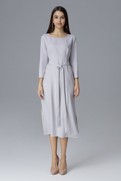 Szara sukienka midi wiązana w pasie