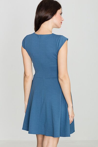 Rozkloszowana sukienka w kolorze niebieskim