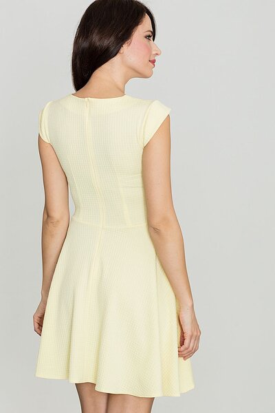 Rozkloszowana sukienka w kolorze żółtym