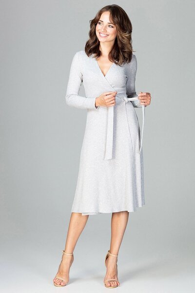 Szara sukienka kopertowa wiązana na boku