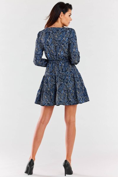 Wzorzysta granatowa sukienka mini z falbanami