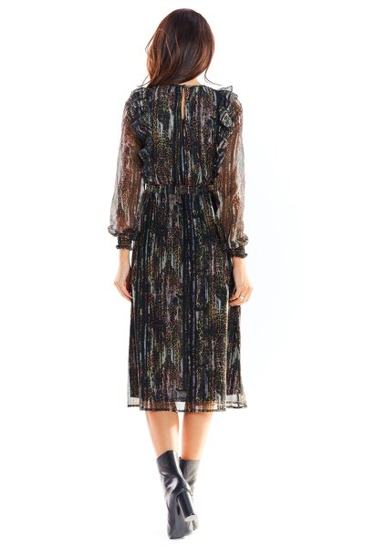 Wzorzysta sukienka midi z ozdobnymi falbankami