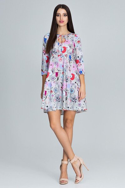 Sukienka trapezowa w jasnych barwach