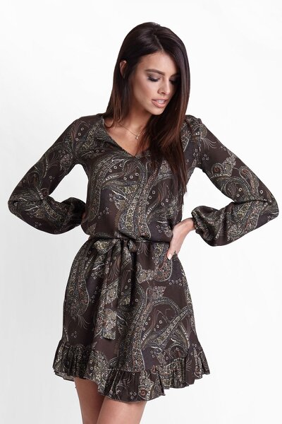 Wzorzysta sukienka w kolorze brązu i stylu boho