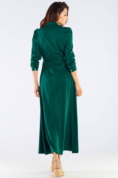 Zielona długa sukienka o koszulowym fasonie