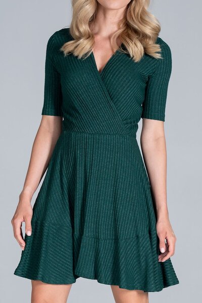 Zielona sukienka mini z prążkowej dzianiny