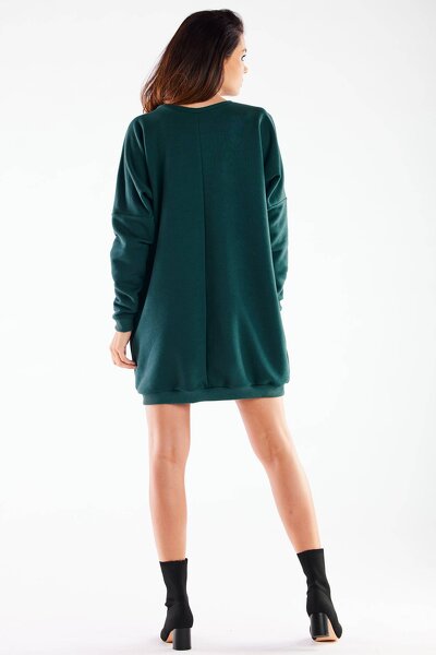 Zielona sukienka oversize z dekoltem do szpica