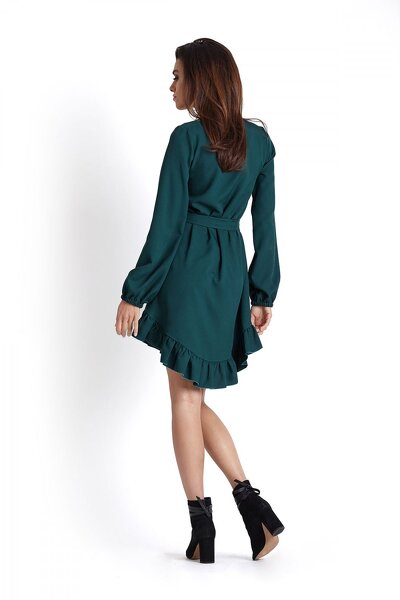 Zielona sukienka w stylu boho o luźnym fasonie