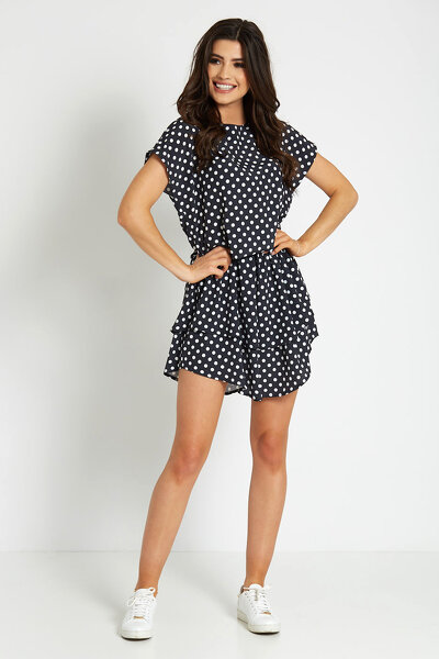 Zwiewna sukienka mini z materiału w groszki