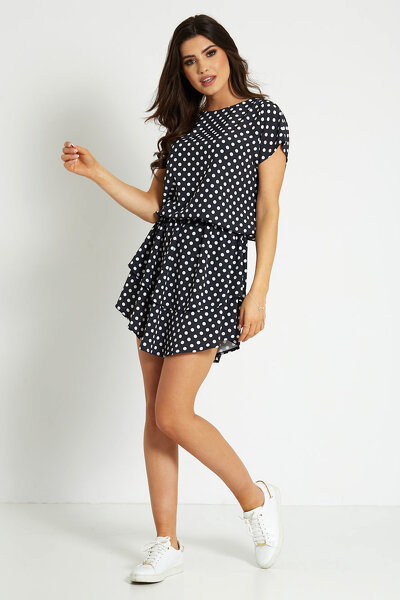 Zwiewna sukienka mini z materiału w groszki