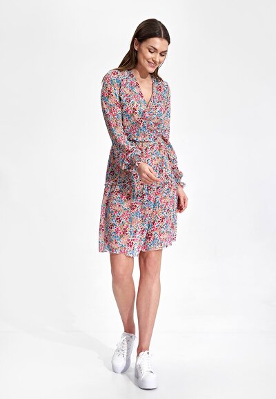 Zwiewna sukienka z kolorowym wzorem z kopertowym dekoltem